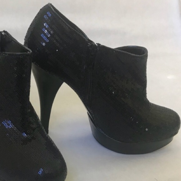 Sequined booties and side zipper - Picture 1 of 8